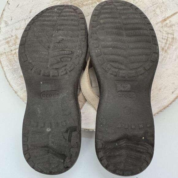 Crocs Women's Capri IV Sandal Mushroom/Espresso Brown Thong Size 9 - Picture 6 of 7